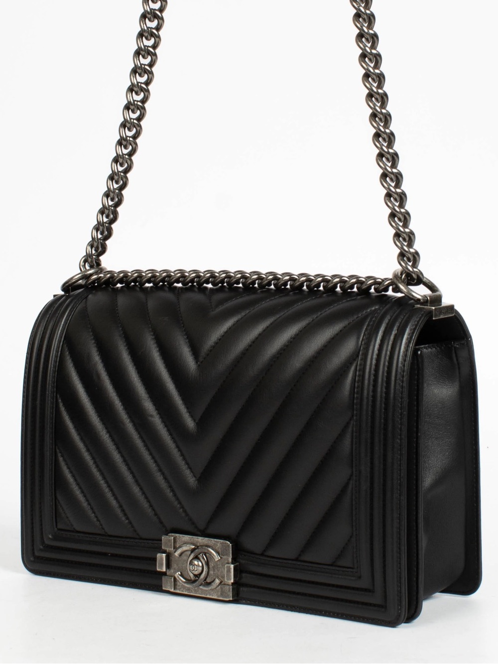 CHANEL boy bag